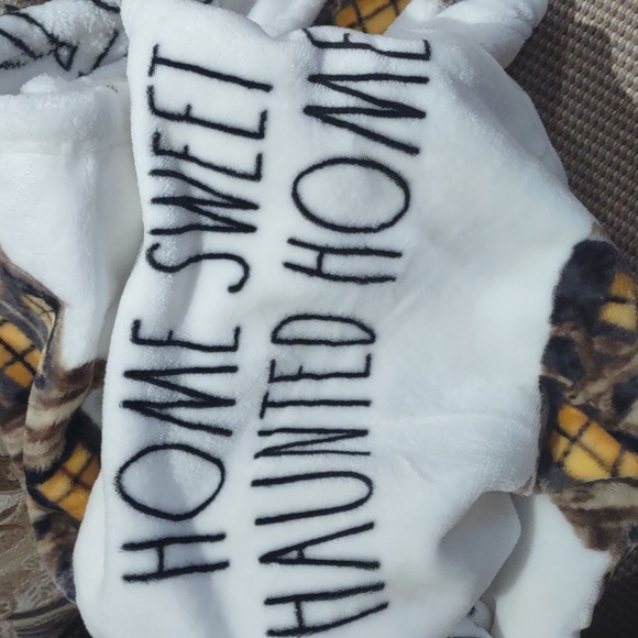 NWT Rae Dunn  HOME SWEET HOUNTED HOME Plush Throw Blanket 50”x60” - Picture 3 of 4